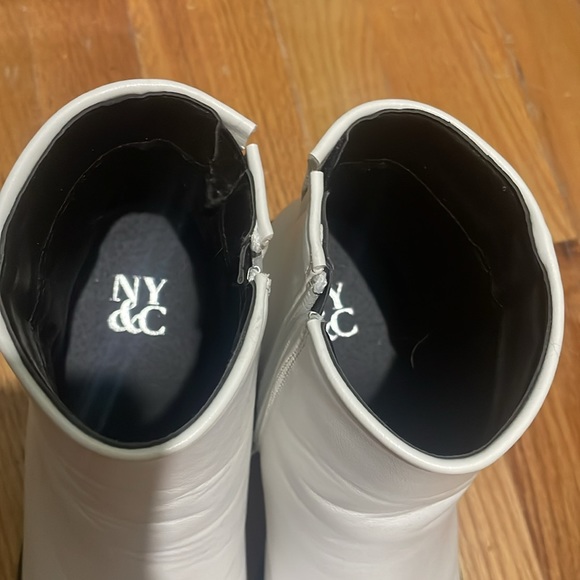 NY&C Women’s White Booties Boots Zip Up Gently Used Size 8 - Picture 3 of 5